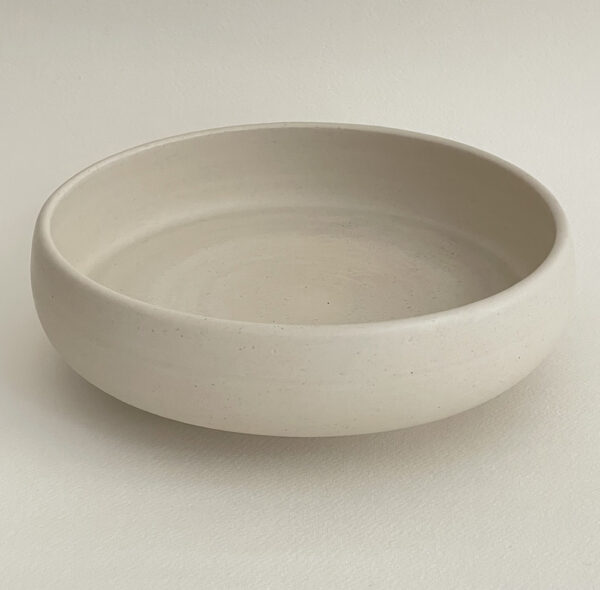 Coupe Apesanteur lisse en grès blanc – Laure Pollet