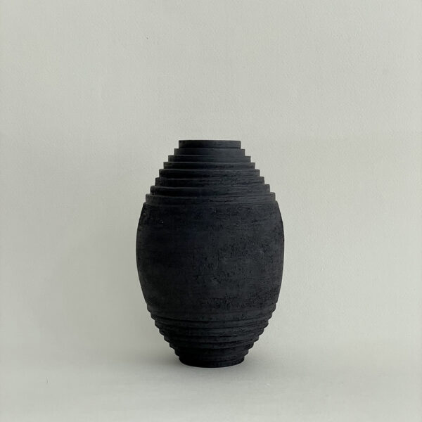 Petit vase Antipodes en grès noir chamotté – Laure Pollet