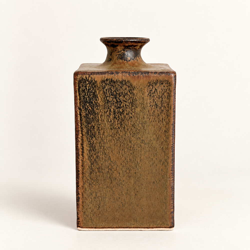 Petit vase Monolithe I en grès émaillé bronze – Laure Pollet
